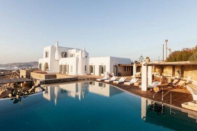 Luxury villa for rent in Mykonos - 12 guests