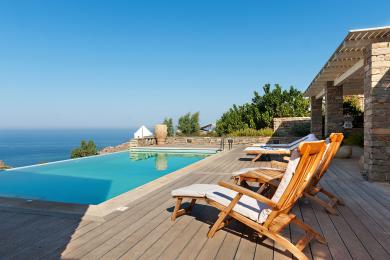 Stunning villa for sale on the West coast of Kea