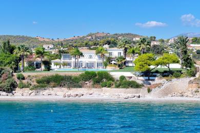 Villa d'Exception avec Accès Privé à la Plage
