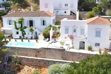 Magnifique propriété avec piscine a vendre a Hydra.