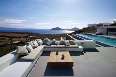 Modern villa for sale on the East coast of Paros