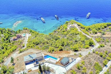 Villa à vendre à Porto Héli, à quelques minutes de la mer