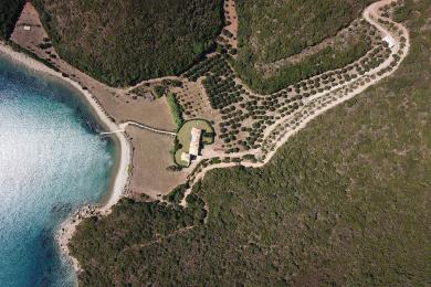 Haus am Strand zum Verkauf in der Nähe von Costa Navarino