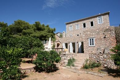 Grande maison a vendre a Hydra avec vue panoramique mer