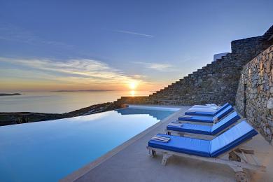 Luxury villa for rent in Mykonos, Greece