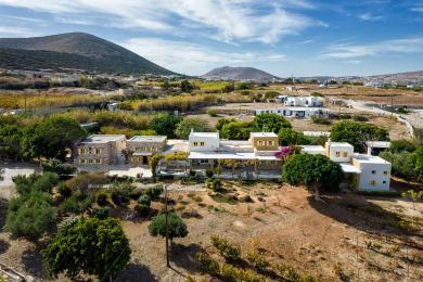 Villa zum Verkauf auf Paros, in der Nähe von Naoussa.