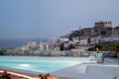 Santorini Villa zu verkaufen mit Blick auf die Caldera