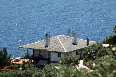 Beach front villa for rent in Skopelos, Greece