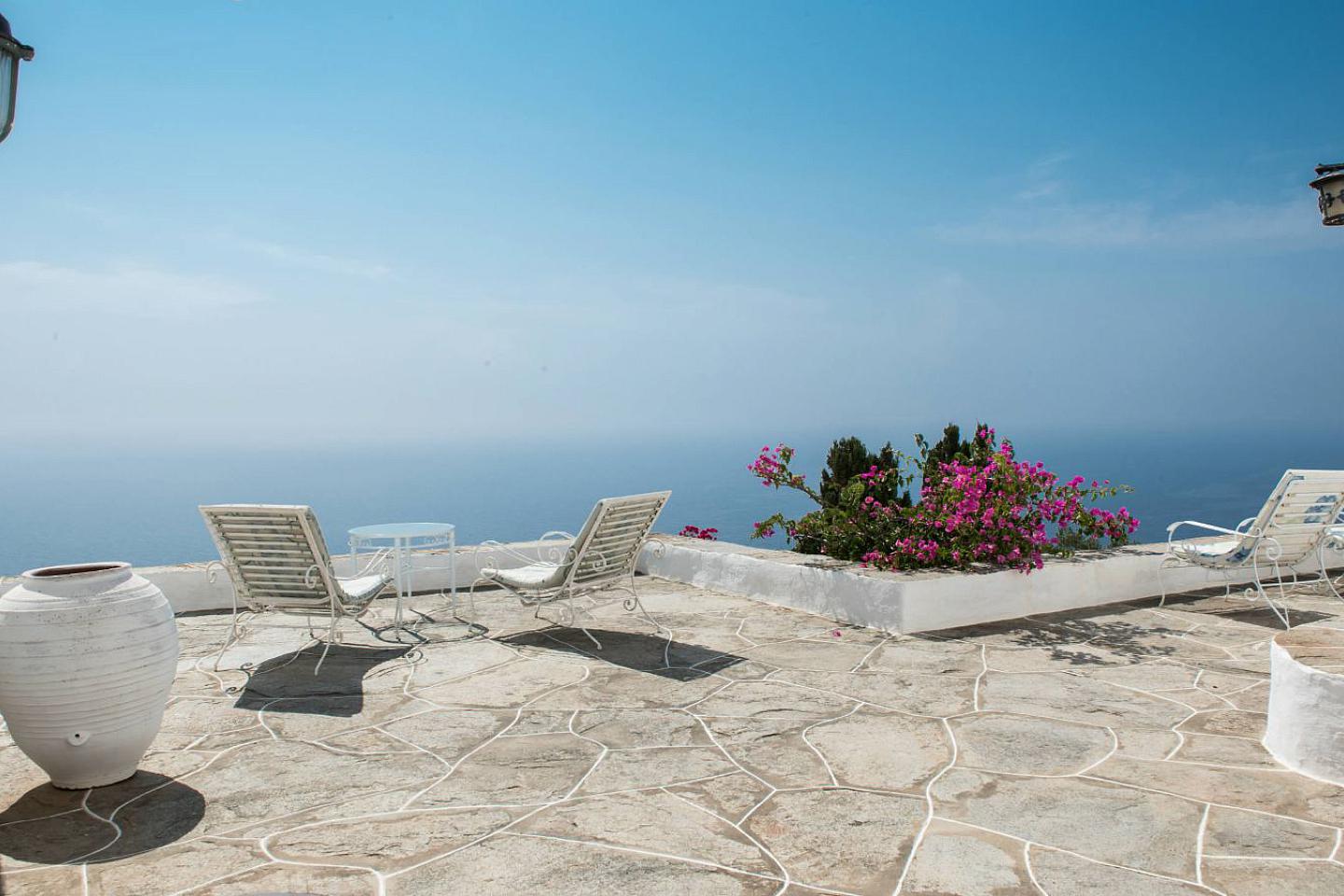 Luxury property for sale on Sifnos Sifnos real estate